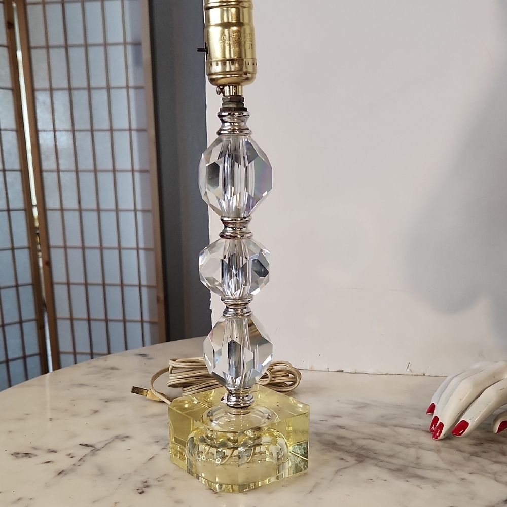 Vintage | Regency Faceted Cut Crystal Boudoir Lamp